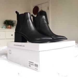 NEW Steve Madden Audience Black Leather Size5.5